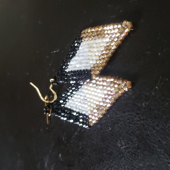 Sparkly statement diamond shaped earrings - Picture 2 of 2